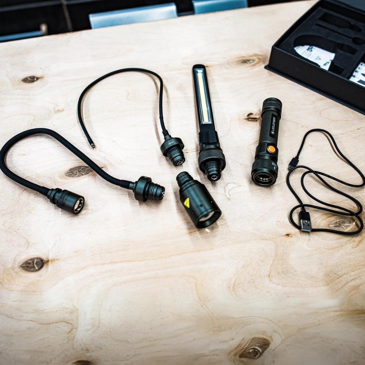 Ledlenser Workers Friend lampe travail 4-en-1