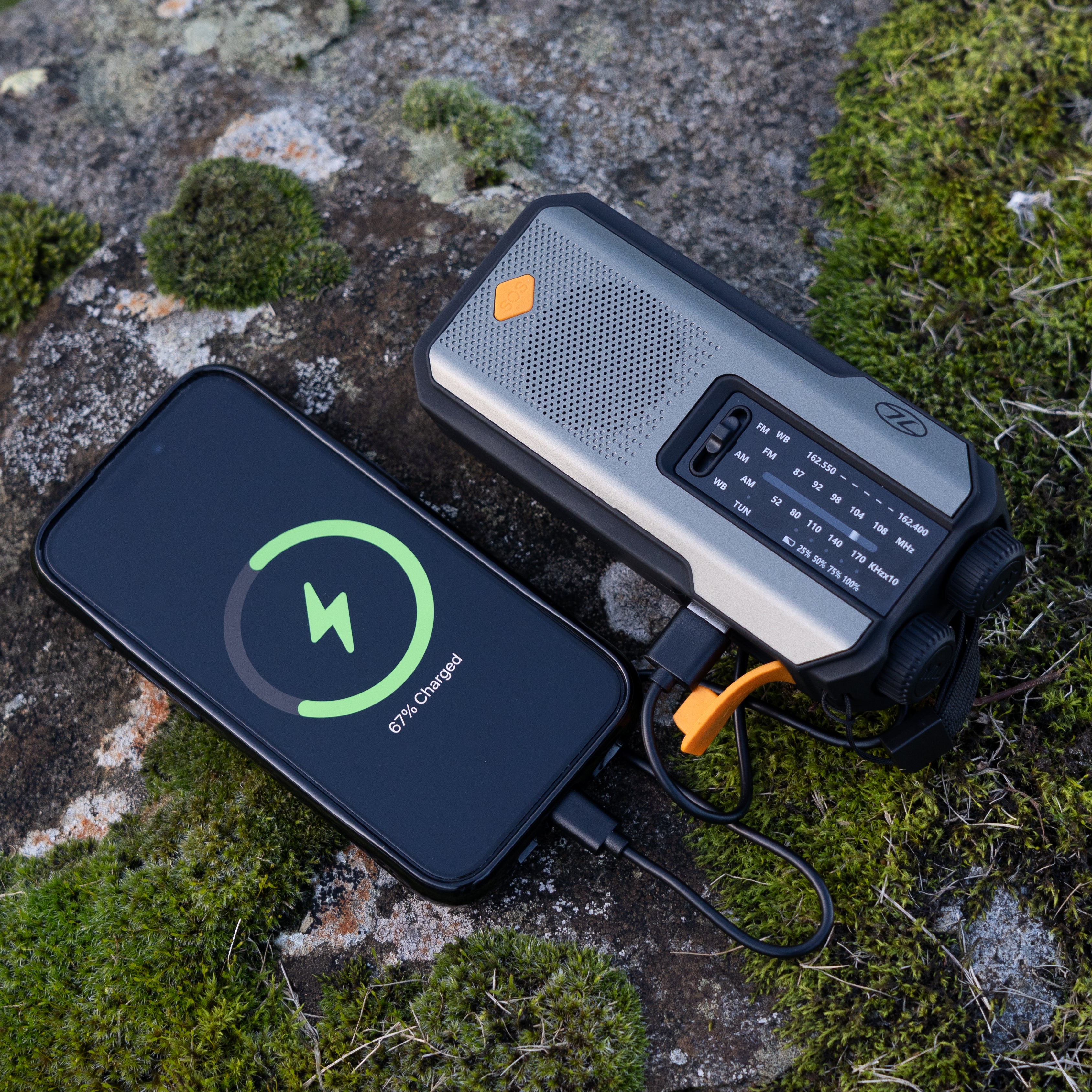 Highlander Survival Hub kit survie radio lampe powerbank olive