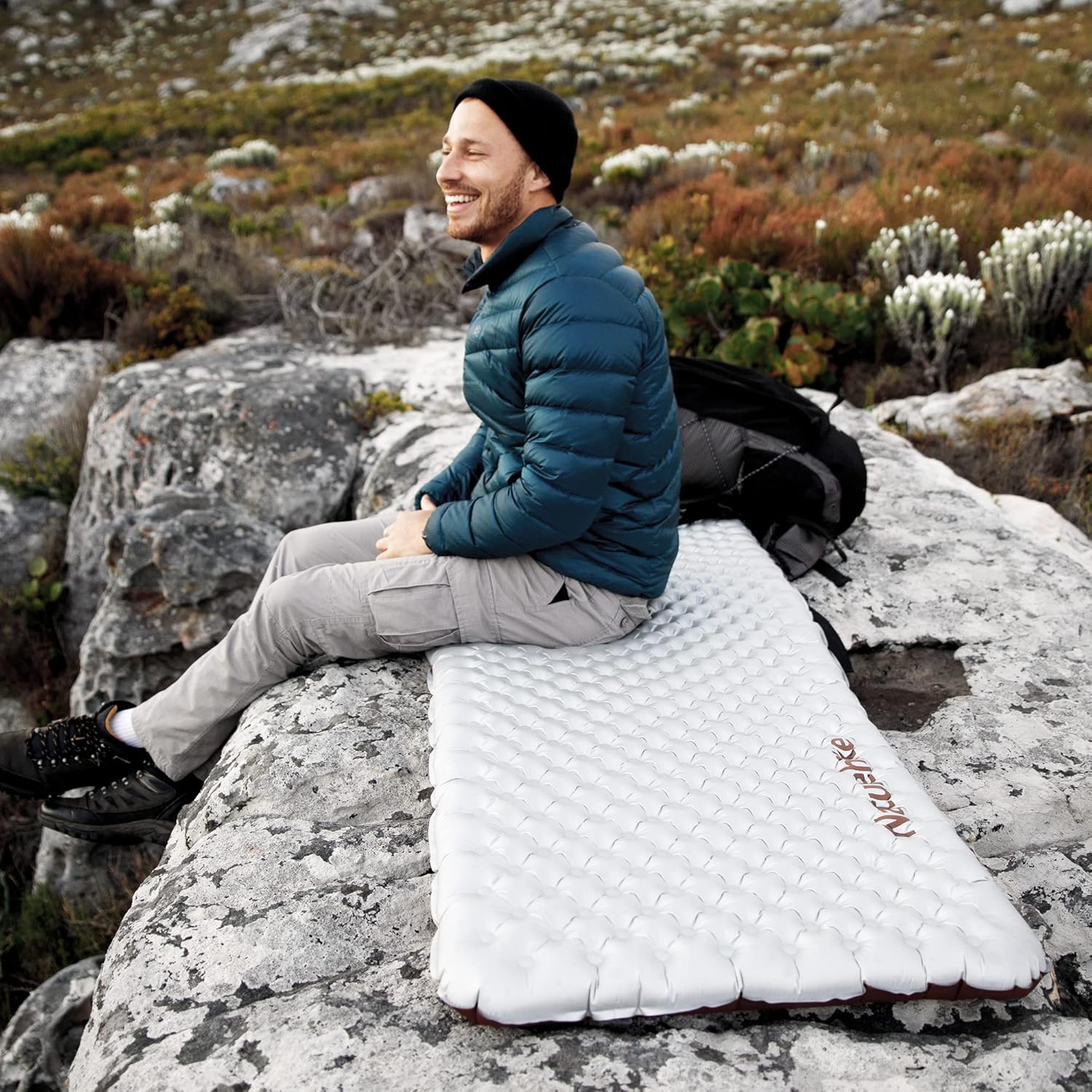 Naturehike TuYe R5.8 Matelas Gonflable Gris 183x58 Momie