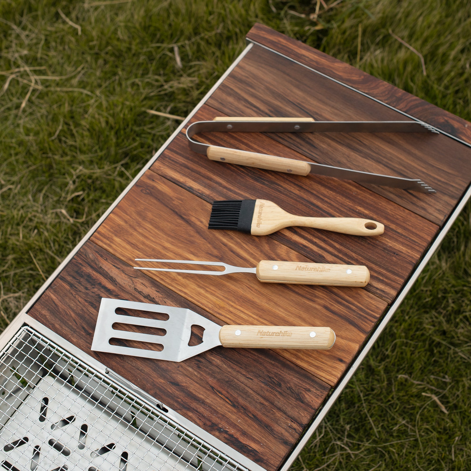 Naturehike kit barbecue 4 pièces inox manche olivier 39 cm