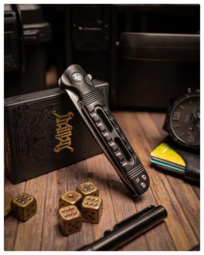 HX Dark Master Couteau Pliant D2 80 mm Titane Noir