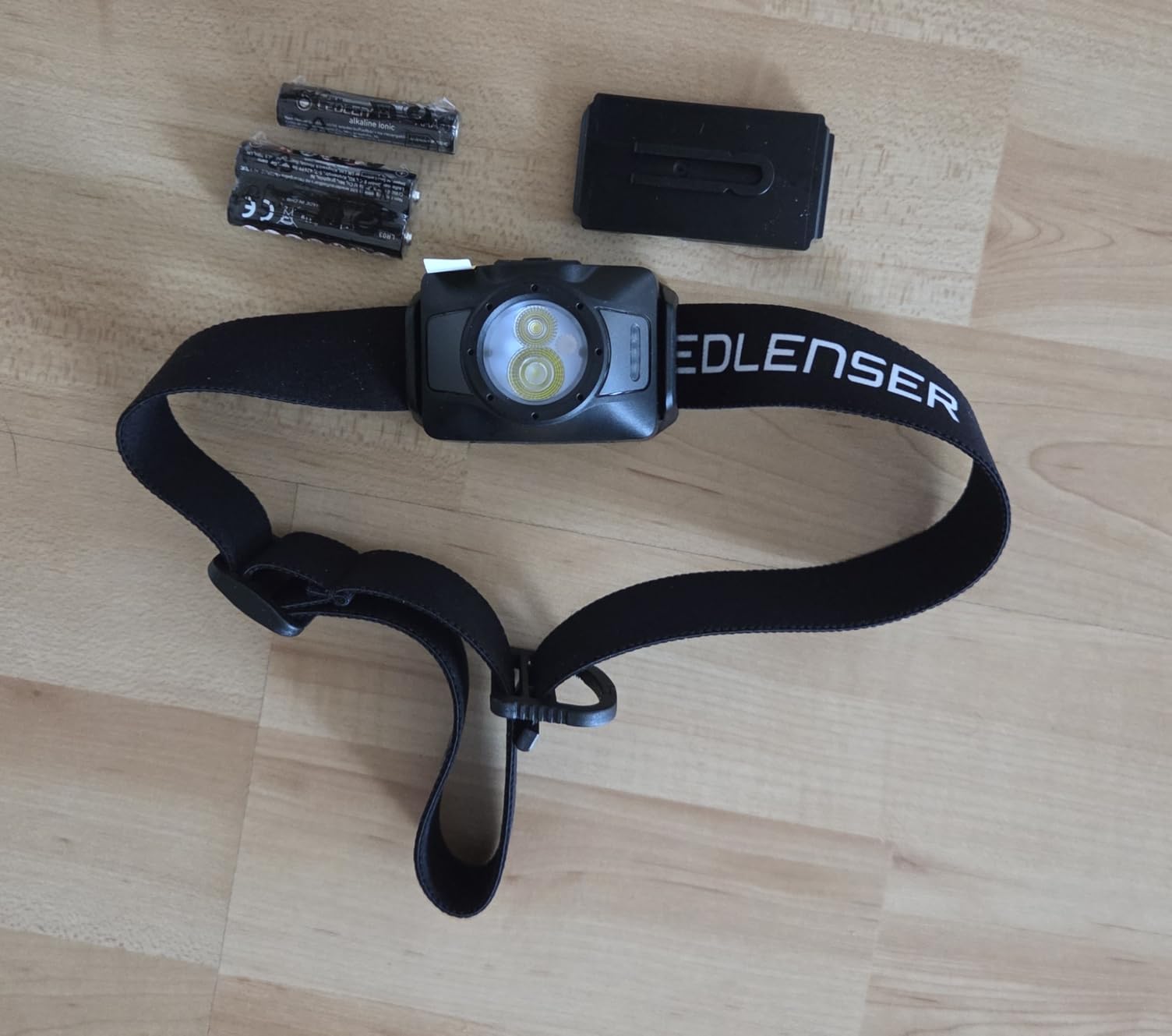 Ledlenser HF4 lampe frontale bleue 450 lm 110 m IP67
