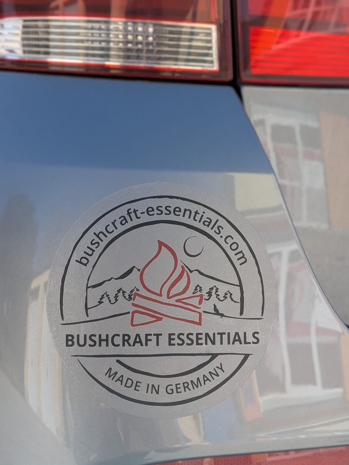 Bushcraft Essentials Stickers auto 15 cm noir blanc