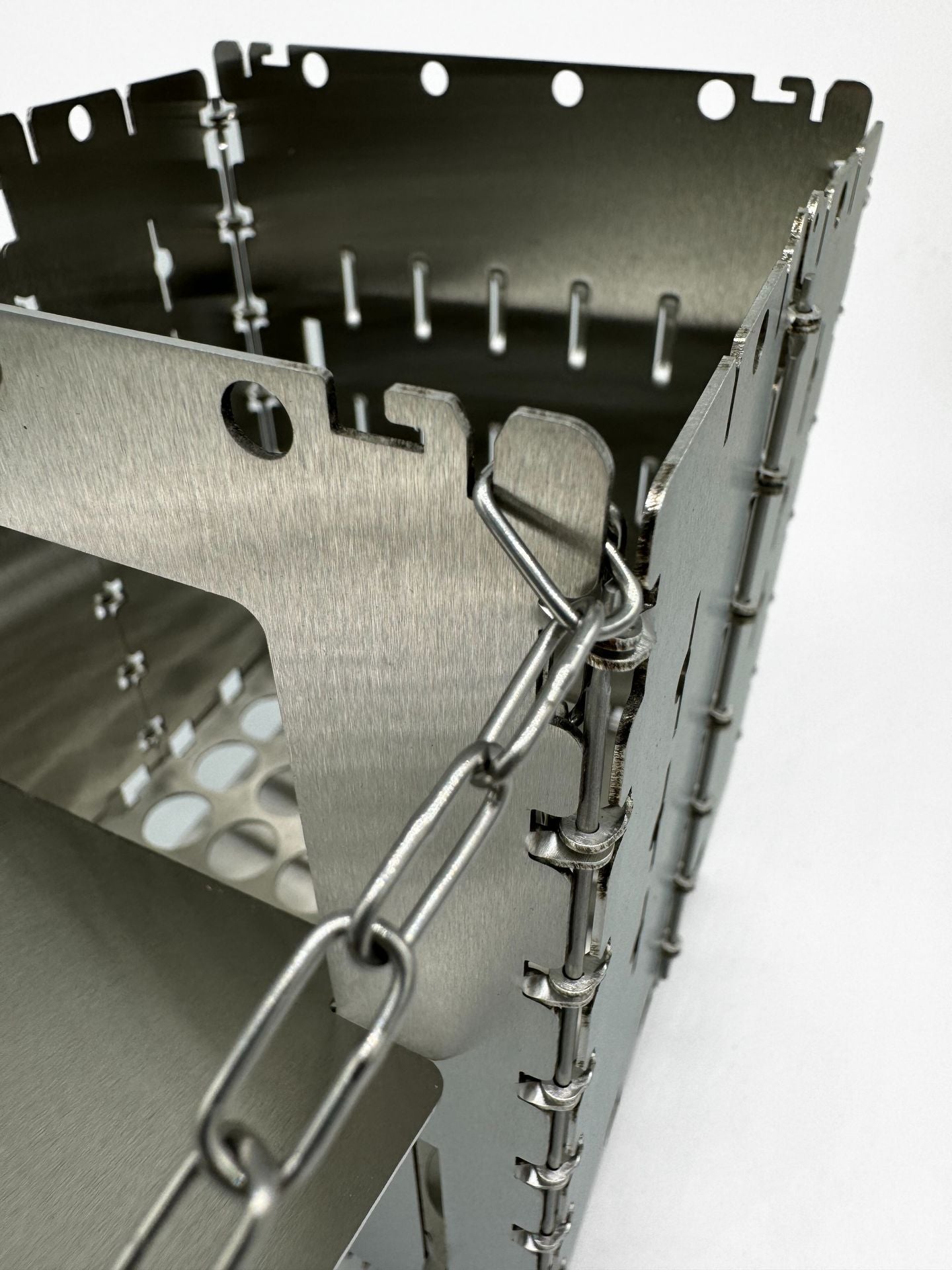 Bushcraft Essentials Bushbox XL glissière bois inox chaine