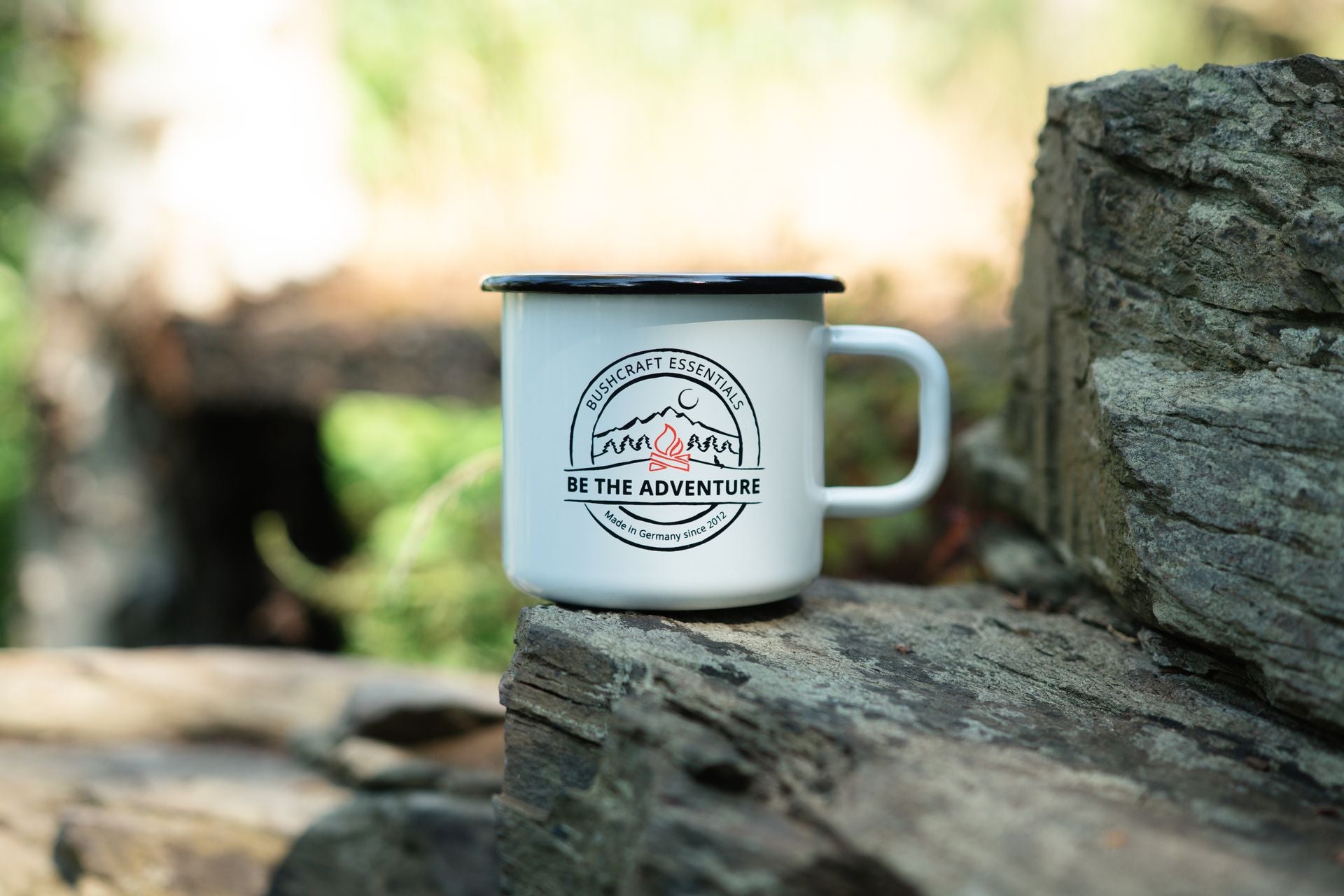 Bushcraft Essentials BE THE ADVENTURE mug émail blanc