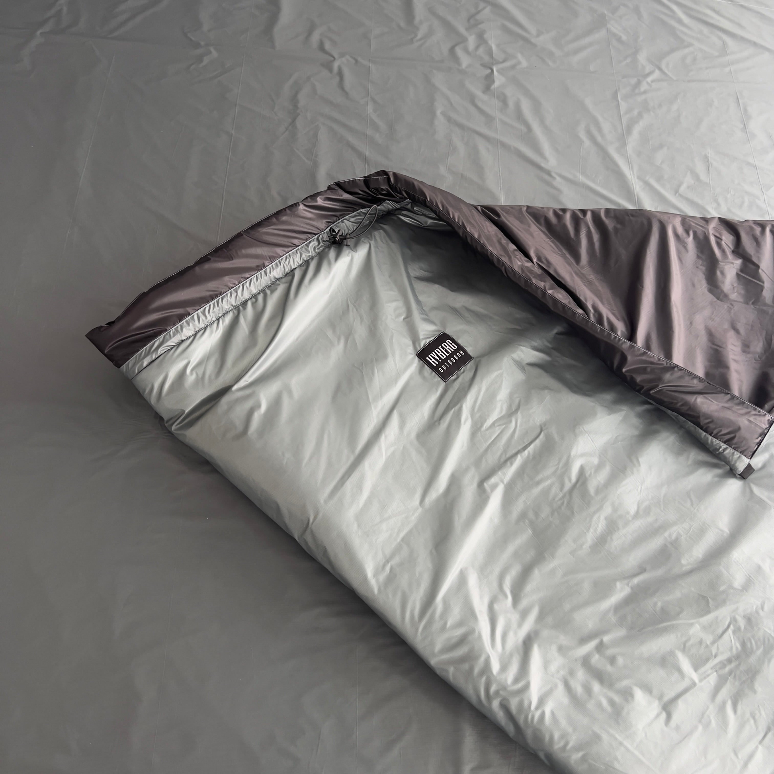 Hyberg Loner Apex I quilt synthétique gris M 8°C couverture
